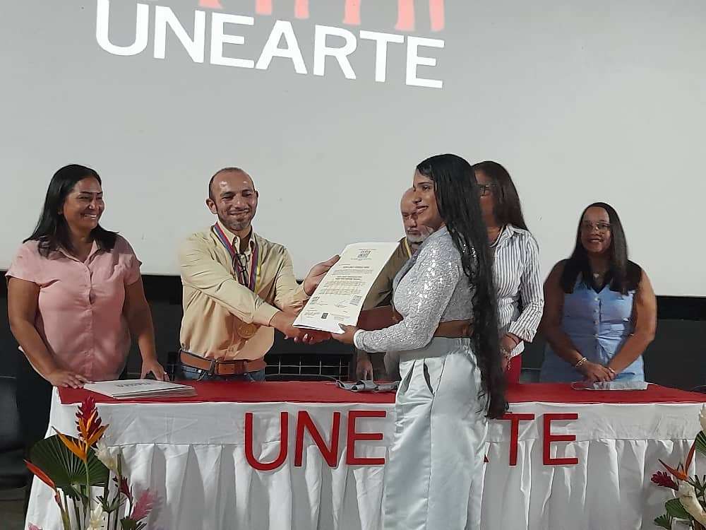Unearte Nueva Esparta celebra a sus nuevos profesionales del arte